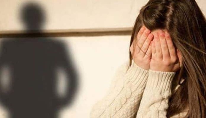 Πάτρα-Σεξουαλική παρενόχληση: «Αναγνωρίζω το σφάλμα μου, είμαι βλάκας» λέει  ο 47χρονος που παγιδεύτηκε από τον πατέρα της ανήλικης μαθήτριας - Hours.gr