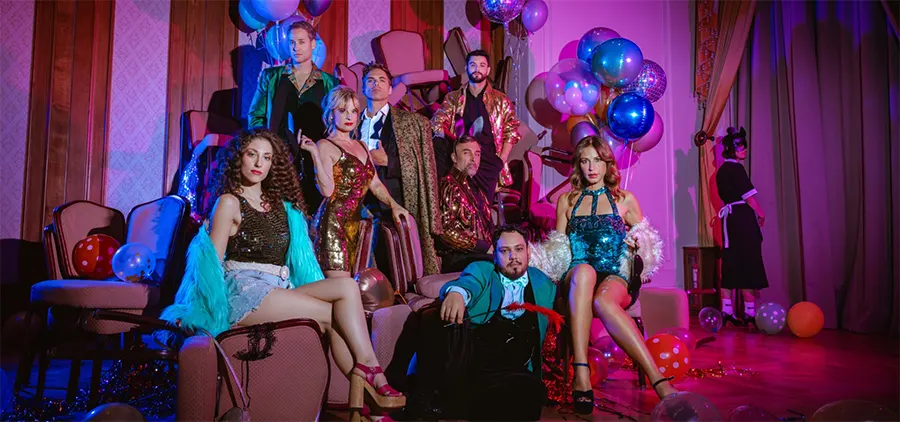 «Hotel Amour»: Το νέο μιούζικαλ των Γεράσιμου Ευαγγελάτου και Θέμη Καραμουρατίδη στο Θέατρο Ακροπόλ