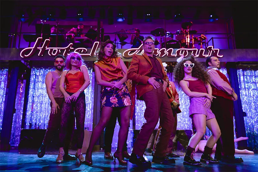 «Hotel Amour»: Το νέο μιούζικαλ των Γεράσιμου Ευαγγελάτου και Θέμη Καραμουρατίδη στο Θέατρο Ακροπόλ