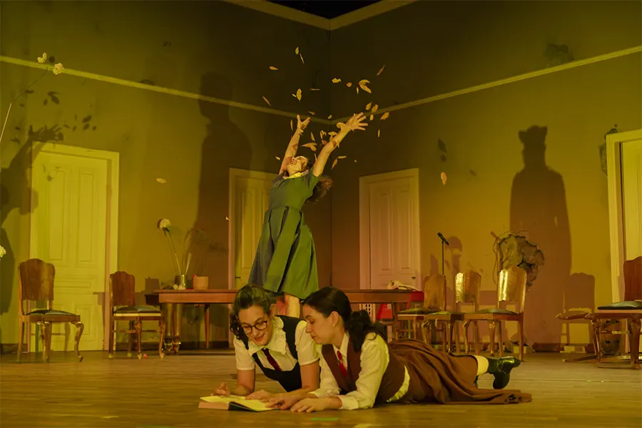 «Περιπέτειες της Αλίκης στη Χώρα των Θαυμάτων» από την Παιδική Σκηνή του Εθνικού Θεάτρου