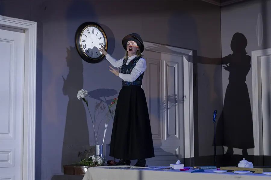 «Περιπέτειες της Αλίκης στη Χώρα των Θαυμάτων» από την Παιδική Σκηνή του Εθνικού Θεάτρου