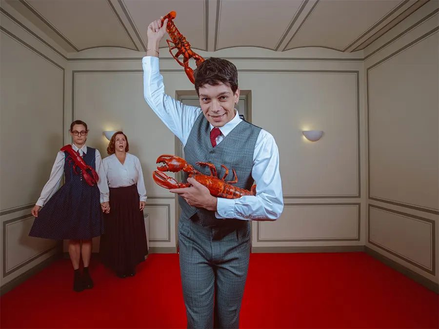 «Περιπέτειες της Αλίκης στη Χώρα των Θαυμάτων» από την Παιδική Σκηνή του Εθνικού Θεάτρου