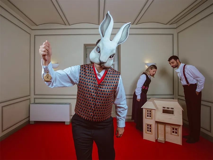 «Περιπέτειες της Αλίκης στη Χώρα των Θαυμάτων» από την Παιδική Σκηνή του Εθνικού Θεάτρου