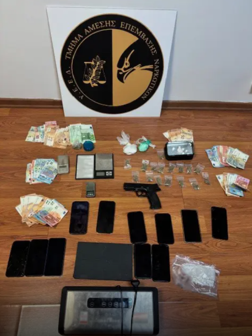 «Έχει 200 ευρώ να φέρεις και μη με ζαλίζεις μπρο ότι έχεις σχολείο»: Οι διάλογοι που πρόδωσαν το κύκλωμα διακινητών και μαθητών