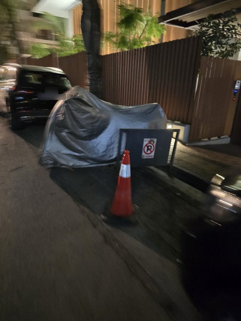 Συλλήψεις για παράνομες υπηρεσίες στάθμευσης στο Νέο Ψυχικό – Επιχείρηση της Τροχαίας Αττικής