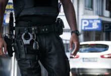 Ιωάννινα:-Δάγκωσε-τον-αστυνομικό-που-προσπάθησε-να-τον-συλλάβει,-με-σοβαρό-τραύμα-ο-ένστολος