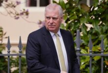 Βρετανία:-Ο-Άντριου-φέρεται-να-παρέδωσε-απόρρητα-οικονομικά-έγγραφα-στον-Επστάιν