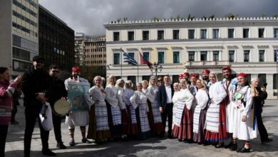 Τσικνοπέμπτη:-Γλέντι-με-χορό,-μουσική-και…-κοψίδια-από-το-δήμο-Αθηναίων-(photos)