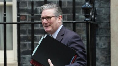 Φυλλορροεί-η-κυβέρνηση-Στάρμερ:-Παραιτήθηκε-ο-γραμματέας-του-υπουργικού-συμβουλίου