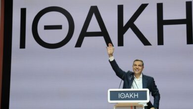 Τσίπρας:-Στη-Λάρισα-πάει-η-«Ιθάκη»-την-Δευτέρα-–-Το-πάνελ-των-ομιλητών