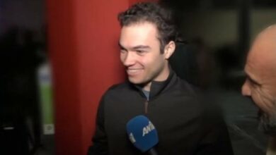 Ο-γιος-της-Κίμπερλι-Γκιλφόιλ-στο-ΣΕΦ-με-τον-πατέρα-του-(video)