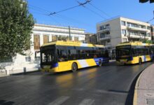 Πετράλωνα:-Τρόλεϊ-έπεσε-σε-πολυκατοικία-–-Τραυματίστηκε-ο-οδηγός