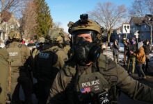 Σε-διαθεσιμότητα-δυο-αστυνομικοί-της-ice-που-είπαν-ψέματα-για-πυροβολισμό-εναντίον-μετανάστη