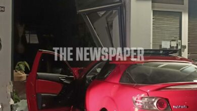 Σοβαρό-τροχαίο-στον-Βόλο:-ΙΧ.-καρφώθηκε-μέσα-σε-φροντιστήριο