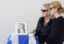 Κηδεία-Αναστάσιου-Παπαληγούρα:-Συντετριμμένη-η-κόρη-του-Λένα