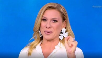 Κατερίνα-Καραβάτου:-«Είπα-όχι-σε-σχέσεις,-παρόλο-που-ήθελα-–-Σκέφτομαι-αν-κάνω-κακό-στα-παιδιά-μου»