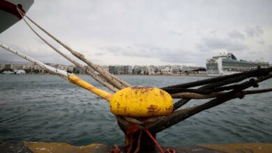 Απαγορευτικό-απόπλου-λόγω-των-ισχυρών-ανέμων-–-Σε-ποια-λιμάνια-είναι-«δεμένα»-τα-πλοία