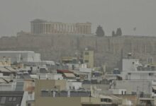 «Πνίγηκε»-από-την-αφρικανική-σκόνη-το-κέντρο-της-Αθήνας-–-Απόκοσμες-εικόνες