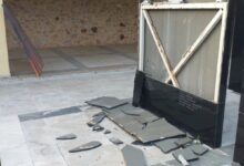 Καισαριανή:-Άγνωστοι-έσπασαν-τη-μαρμάρινη-πλάκα-στο-Μνημείο-των-200-εκτελεσθέντων