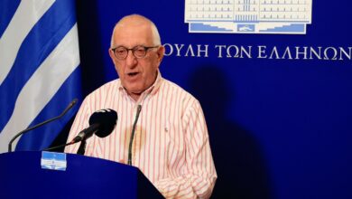 Παίρνει-«πάνω-του»-ο-Νικήτας Κακλαμάνης-την-αγορά-φωτογραφιών-από-τις-εκτελέσεις-στην-Καισαριανή