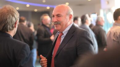 Συναγερμός-στα-Σπάτα:-Ο-Χρήστος-Μαυρίκης-πυροβόλησε-στον-αέρα-και-ταμπουρώθηκε-στο-σπίτι-του