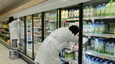 Γάλα:-Το-«Λευκό-Χρυσάφι»-των-Σούπερ-Μάρκετ-–-Από-το-Βρεφικό-Σοκ-στις-Αμφιβολίες-για-το-Φρέσκο
