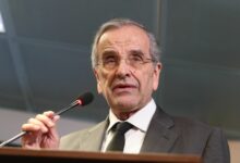 Επίθεση-Σαμαρά-στην-κυβέρνηση,-παρουσία-Τασούλα:-«Έχει-καταλάβει-ότι-“ξεπλένει”-την-Τουρκία;»