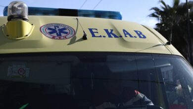 Αθήνα:-Μαθητής-παρασύρθηκε-από-ΙΧ-έξω-από-το-σχολείο-του-–-Νοσηλεύεται-με-κάταγμα