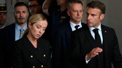 Τα…-τσούγκρισαν-Μακρόν-και-Μελόνι-για-τη-δολοφονία-ακροδεξιού-στη-Λυών:-«Να-κοιτάς-τη-δουλειά-σου»