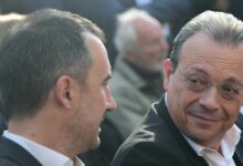 «Κολλημένοι»-στο-«φλερτ»-Φάμελλος-–-Χαρίτσης-εν-αναμονή-Τσίπρα