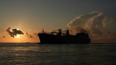 Πώς-γκάφα-με-ένα-email-αποκάλυψε-δίκτυο-«φάντασμα»-που-διακίνησε-ρωσικό-πετρέλαιο-90-δισ.-δολαρίων