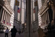 Συγκρατημένα-κέρδη-στις-αγορές,-η-wall-street-περίμενε-το-«χαστούκι»-για-τους-δασμούς