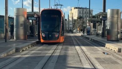 Πειραιάς:-Η-νέα-στάση-του-τραμ-που-«έδεσε»-δίπλα-στα-πλοία