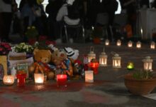 Τέμπη:-Συγκίνηση-για-το-τριετές-μνημόσυνο-της-Χρύσας,-της-Αναστασίας-και-της-Θώμης-Πλακιά