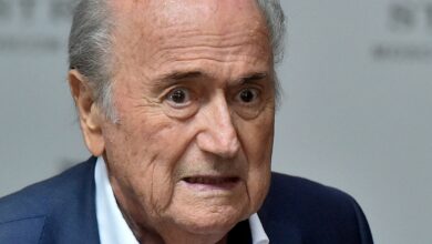 «Κεραυνοί»-Μπλάτερ-για-τη-στενή-σχέση-Ινφαντίνο-με-Τραμπ:-«Μετατρέπει-το-ποδόσφαιρο-σε-πολιτική»