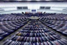 Το-Ευρωκοινοβούλιο-«πάγωσε»-ξανά-την-επικύρωση-της-εμπορικής-συμφωνίας-με-τις-ΗΠΑ