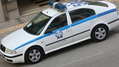 Θεσσαλονίκη:-Νεαροί-λήστεψαν-περαστικούς-με-την-απειλή-γκλοπ,-τρεις-συλλήψεις