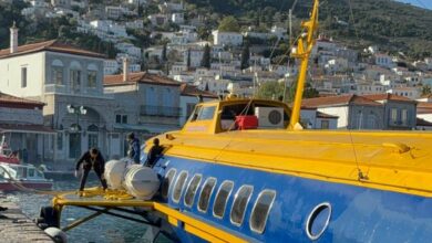 Ξεκινούν-τα-γυρίσματα-του-Μπραντ-Πιτ-με-το-«ιπτάμενο-δελφίνι»-στην-Ύδρα-(videos)