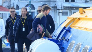 Το-γύρισμα-με-vintage-δελφίνι-στην-Ύδρα-για-το-«the-riders»-με-πρωταγωνιστή-τον- Μπραντ-Πιτ