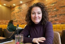 Αγγελική-Στόγια:-Ποια-είναι-η-Ελληνίδα-που-διεκδικεί-μια-θέση-στο-Βρετανικό-Κοινοβούλιο