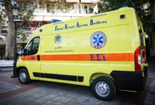 Θεσσαλονίκη:-Νεκρός-87χρονος-που-έπεσε-από-μπαλκόνι-δευτέρου-ορόφου-πολυκατοικίας-στις-Συκιές