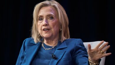 Χίλαρι-Κλίντον-για-την-υπόθεση-Επστάιν:-Να-καταθέσει-ενόρκως-ο-Ντόναλντ-Τραμπ