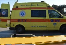 Θηβών:-Φορτηγό-«καρφώθηκε»-σε-σταθμευμένα-οχήματα-–-Τρεις-τραυματίες