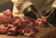 Αυτό-είναι-το-χειρότερο-κρέας-για-το-έντερο,-σύμφωνα-με-γαστρεντερολόγους