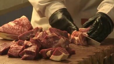 Αυτό-είναι-το-χειρότερο-κρέας-για-το-έντερο,-σύμφωνα-με-γαστρεντερολόγους