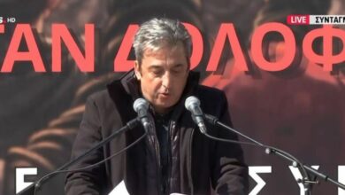 Ασλανίδης-από-Σύνταγμα:-«Μόνο-ένοχοι-και-δειλοί-συμπεριφέρονται-έτσι-μπροστά-σε-57-νεκρούς»