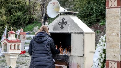 Λάρισα:-Τρισάγιο-στο-σημείο-της-φονικής-σύγκρουσης-τρένων-στα-Τέμπη