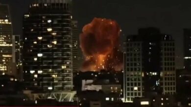 Ισραήλ:-Σοκαριστικό-πλάνο-με-πύραυλο-που-«σπάει»-την-αεράμυνα-και-πέφτει-στο-Τελ-Αβίβ-(video)