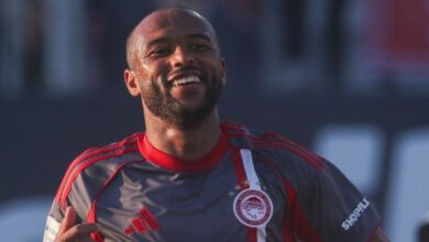 Πανσερραϊκός-Ολυμπιακός-1-2:-Το-έκανε-ντέρμπι-αλλά-επέστρεψε-στις-νίκες