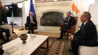 Κύπρος:-Είμαστε-συνολικά-και-απολύτως-στη-διάθεση-σας,-είπε-ο-Δένδιας-στον-Χριστοδουλίδη